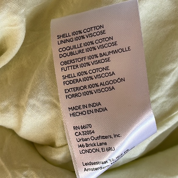 Urban Outfitters womens Evie off the shoulder yellow romper. Size Medium. - Picture 6 of 6